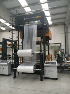 Enfundado-en-frio-Stretch-Hood-2016